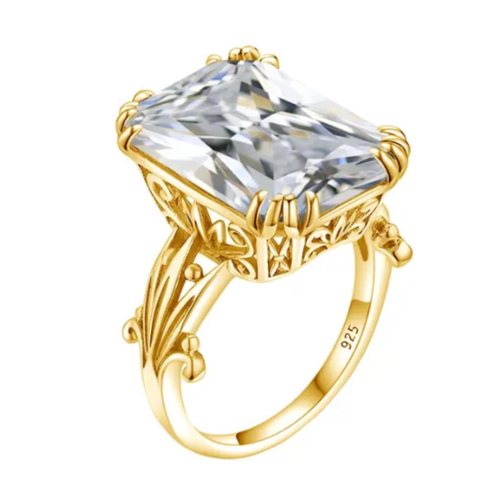 Stunning 925 Sterling Silver man made Gemstone Ring